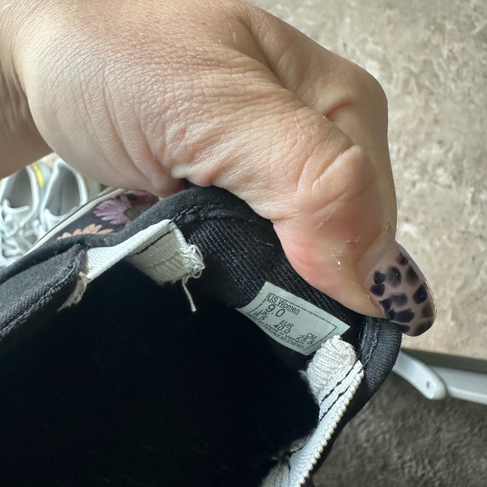 Vans Black Slip-On Shoes with Floral Design - Picture 5 of 5